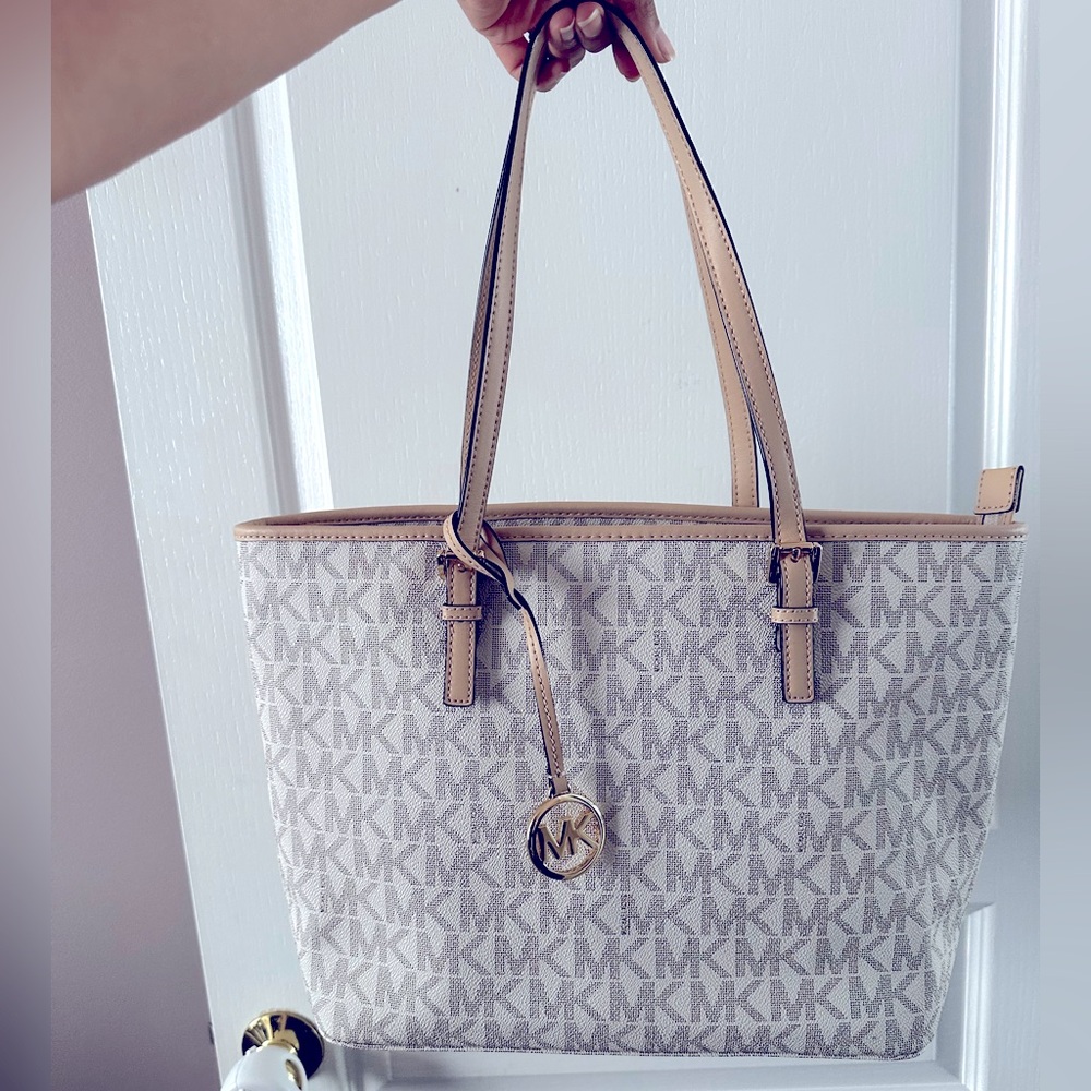 Michael Kors jet set travel tote vanilla